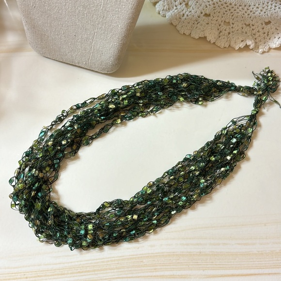 Women’s Fabric Green Necklace - Picture 5 of 6